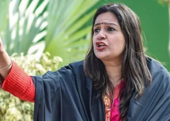 बांगलादेशी घुसखोरीवरुन ठाकरे गटाची आक्रमक भूमिका; थेट केंद्रीय गृहमंत्री अमित शाह यांना लक्ष्य