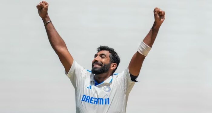 २०२४ मध्ये दोनदा प्लेअर ऑफ द मंथ जिंकणारा बुमराह हा जगातील एकमेव गोलंदाज