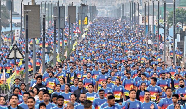 मुंबई मॅरेथॉनमध्ये २०१८ जणांना वैद्यकीय मदत तर २७ जण रुग्णालयात दाखल