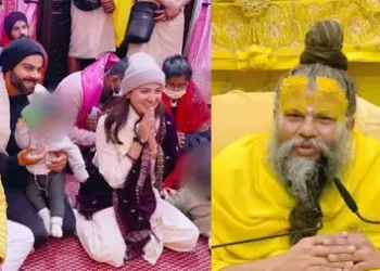 स्टार जोडपे विराट कोहली आणि अनुष्का शर्मा त्यांच्या दोन मुलांसह वृंदावनमध्ये दाखल