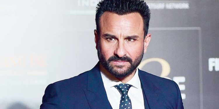 रात्री उशिरा अभिनेता सैफ अली खानच्या घरात घुसून अज्ञात इसमाचा हल्ला