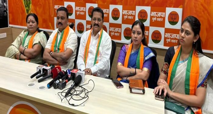 “खरी शिवसेना ही उद्धव ठाकरेंचीच”, माजी नगरसेवकांचं पत्रकार परिषदेमध्ये मोठं वक्तव्य