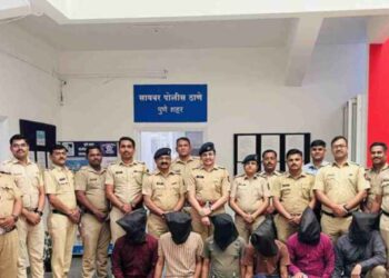 बँकेचा संचालकासह शेअर बाजारात फसवणूक करणाऱ्या टोळीला अटक