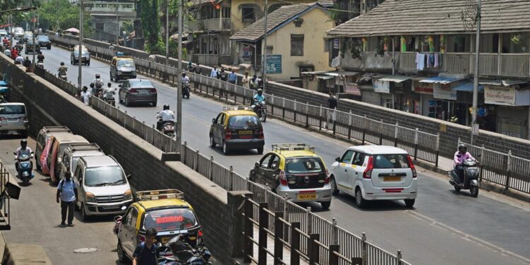 मुंबईतील ऐतिहासिक एल्फिन्स्टन पूल आजपासून बंद; मोठ्या प्रमाणात वाहतूक कोंडी होणार ..