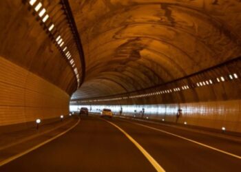 ऑरेंज गेट – मरीन ड्राईव्ह दुहेरी बोगद्याच्या कामाला गती द्यावी – मुख्यमंत्री देवेंद्र फडणवीस