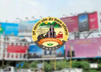 पुणे महानगर प्रदेश विकास प्राधिकरणाची (पीएमआरडीए) अनधिकृत होर्डिंग काढण्यासाठी धडक मोहीम