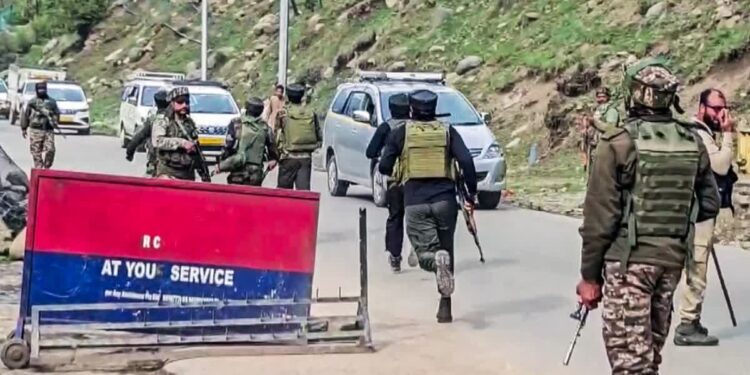 पहलगाम दहशतवादी हल्ल्यात महाराष्ट्रातील पुणे, डोंबिवली, पनवेलचे पर्यटक मृत्यूमुखी; मृतांचा आकडा वाढण्याची शक्यता