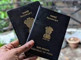 मुंबई विमानतळावर एका पुणेकरावर गुन्हा दाखल …