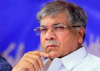 “भारताने पाकिस्तानचं पाणी बंद केलेलं नाही आणि सरकार खोटं बोलतंय”,  प्रकाश आंबेडकर यांचा दावा