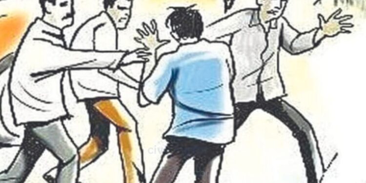 मोटारीचा हॉर्न वाजविल्याने भवानी पेठेत भाऊ-बहिणीला बेदम मारहाण, तरुणाच्या डोक्यात दगड घातला ..