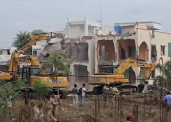 पिंपरी चिंचवडमधील ३६ अलिशान बंगल्यावर महापालिकेची तोंडक कारवाई