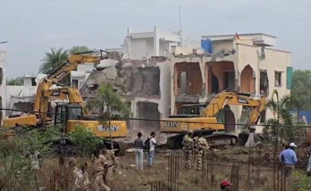 पिंपरी चिंचवडमधील ३६ अलिशान बंगल्यावर महापालिकेची तोंडक कारवाई