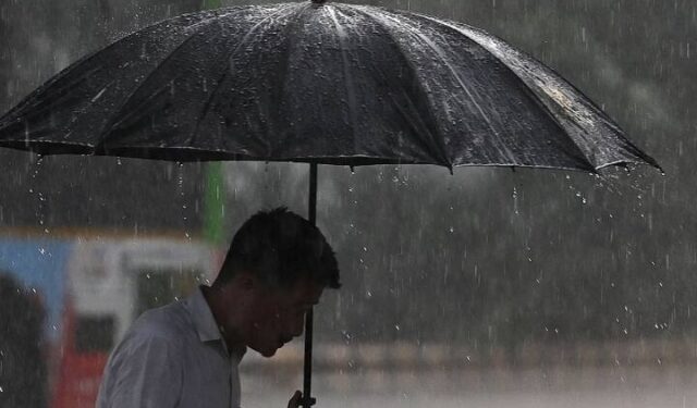 मुंबईत आज जोरदार पावसाची शक्यता; हवामान विभागाकडून सतर्कतेचा इशारा