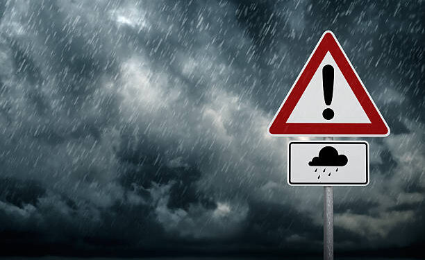 मुंबईमध्ये आजही जोरदार मुसळधार पाऊसचा इशारा