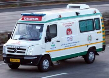 रुग्णवाहिका उपलब्ध न झाल्याने महिलेचा रुग्णालयाच्या दारातच मृत्यू