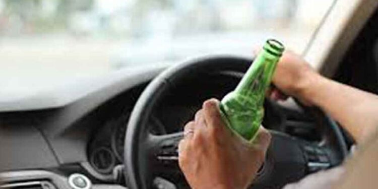 पुणे हादरले; भरधाव मोटारीने भावे स्कूलजवळ १२ विद्यार्थ्यांना दारूच्या नशेत उडवले ..