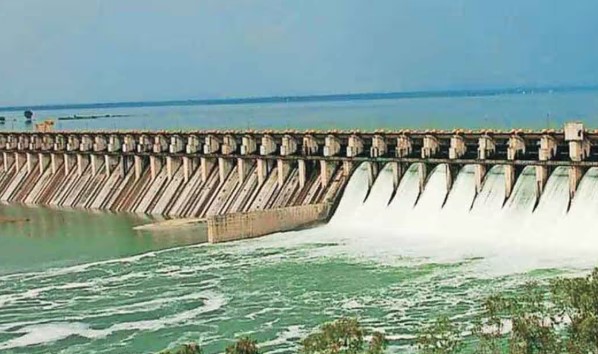 उजनी धरणाने जून महिन्यात गाठली ७० टक्क्यांची पाणीपातळी