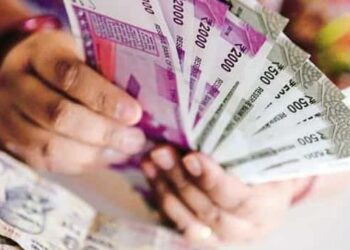 कामगार संघटनेच्या कार्यकर्त्यांकडून महिला डॉक्टरकडे १० हजार रुपये खंडणीची मागणी; पावती फाड नाहीतर काम बंद पाडू ..