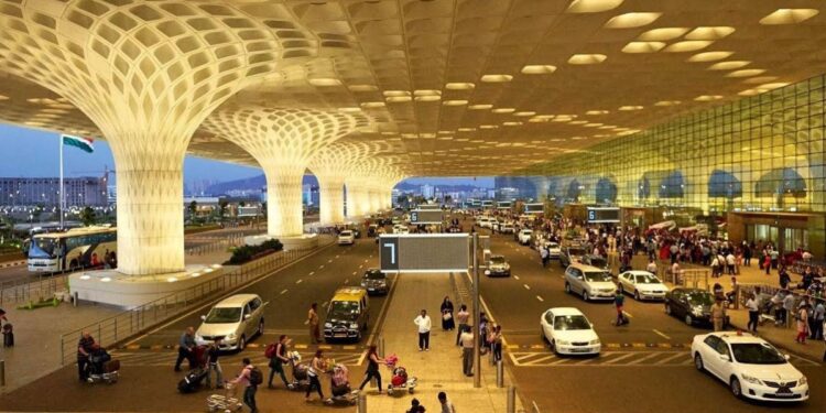 छत्रपती शिवाजी महाराज आंतरराष्ट्रीय विमानतळावर ५१ कोटी ९४ लाखांचे कोकेन जप्त, एका परदेशी नागरिकाला अटक