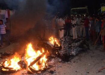 भांडुपमध्ये अज्ञात व्यक्तींनी पाच दुचाकी जाळल्या; अज्ञात व्यक्तींविरोधात गुन्हा दाखल