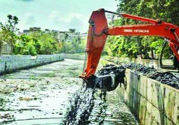 नाल्याच्या अर्धवट कामामुळे नालेसफाईच्या कामात अडथळे