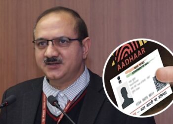 UIDAI च्या सीईओची माहीती, बनावट आधार कार्ड ओळखणारे अ‍ॅप येणार
