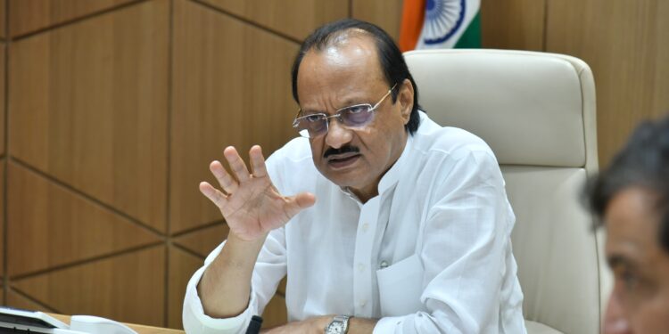 ‘मॅनहोलकडून मशिनहोलकडे’ योजनेची तात्काळ अंमलबजावणी करावी, न केल्यास कारवाईचे आदेश – उपमुख्यमंत्री अजित पवार
