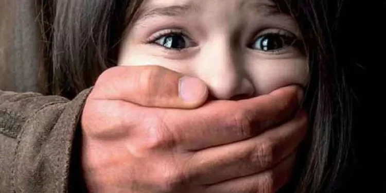 भीक मागण्यासाठी दोन वर्षांच्या बालिकेचे अपहरण, दोन महिलांसह पाच जणांना अटक