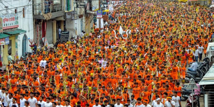 जोगेश्वरीतील कावड यात्रेवर अंडी फेकल्याचा प्रकार, अज्ञात व्यक्ती विरोधात गुन्हा दाखल