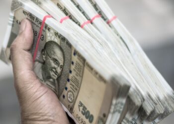 शेअर बाजारात गुंतवणुकीच्या नावाने महिलेची ३१ लाखांची फसवणूक