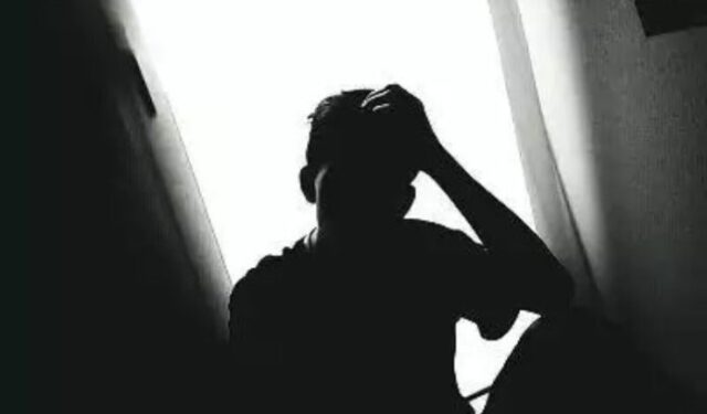 “पैसे नसतील, तर तुझ्या पत्नीला माझ्या घरी आणून सोड”, सावकाराच्या धमकीला कंटाळून व्यावसायिकाचा गळफास