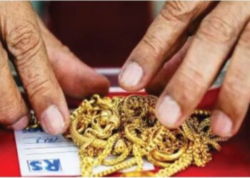 मुंबईतील विलेपार्लेमध्ये सव्वा कोटींच्या दागिन्यांची चोरी; दोन आरोपींना अटक