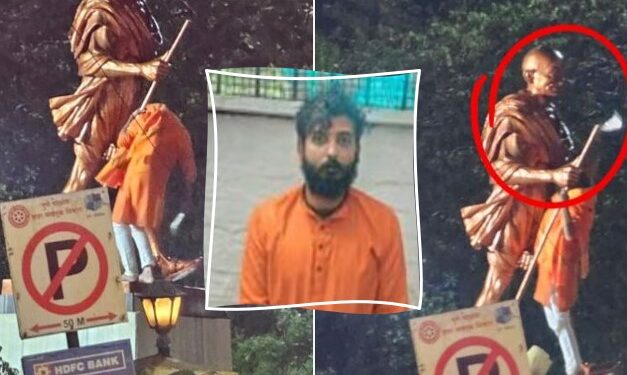 महात्मा गांधीजींच्या पुतळ्यावर माथेफिरूचा कोयत्याने वार; उत्तर प्रदेशच्या तरुणाला अटक