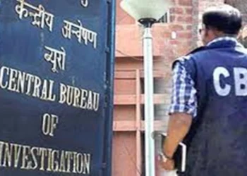 बनावट कॉल सेंटरवर सीबीआयचे छापे, बँक अधिकाऱ्यासह चौघांविरुद्ध गुन्हा दाखल