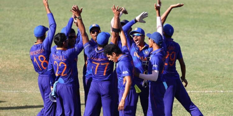 क्रिकेटमध्ये जबरदस्त रेकॉर्ड, ५ चेंडूत जिंकला सामना