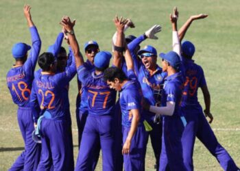 क्रिकेटमध्ये जबरदस्त रेकॉर्ड, ५ चेंडूत जिंकला सामना