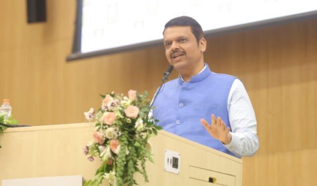 जनतेला उत्तम प्रशासनाचा प्रत्यय यावा यासाठी प्रशासकीय यंत्रणेत बदल – मुख्यमंत्री देवेंद्र फडणवीस