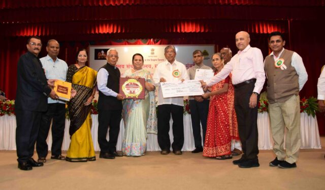 ग्रंथालयांच्या अनुदानात ४० टक्के वाढ करण्यासाठी शासन सकारात्मक, उच्च व तंत्रशिक्षण मंत्री चंद्रकांतदादा पाटील यांचे आश्वासन