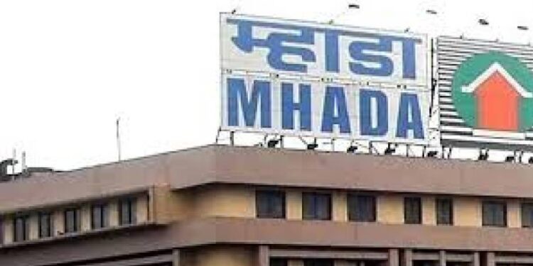बनावट आधारकार्डचा वापर, गिरणी कामगारांची म्हाडाच्या नावे फसवणूक