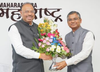 मुख्यमंत्री कार्यालयाचे अपर मुख्य सचिव विकास खारगे यांनी स्वीकारला महसूल विभागाचा पदभार