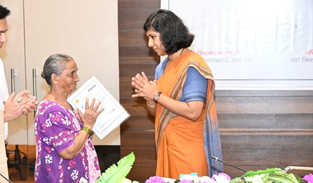 महसूल कर्मचाऱ्यांनी संधीचा उपयोग सर्वसामान्यांसाठी करावा, जिल्हाधिकारी आंचल गोयल यांचे आवाहन