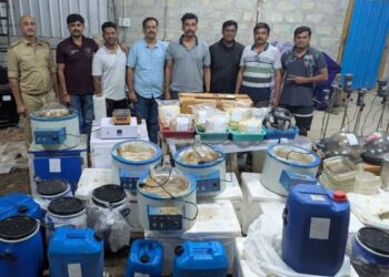 मुंबई पोलिसांकडून ड्रॅग्सची फॅक्टरी उद्ध्वस्त; ४०० कोटींचे अंमली पदार्थ जप्त