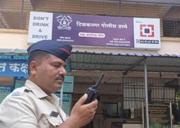 नामांकित कंपनीच्या नावाने बनावट संगणक विक्री करणाऱ्या गोदामावर पोलिसांचा छापा