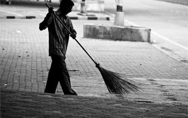 कचऱ्यामुळे हैराण नागरिकांना दिलासा, ठराविक वेळी स्वच्छता कामगारांच्या फेऱ्या सुरू