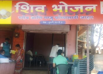 शिवभोजन केंद्र चालकांचे थकलेले दोनशे कोटी सरकार देणार