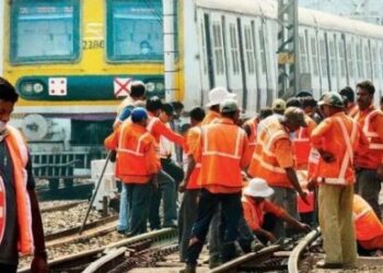 मध्य रेल्वेचा एक नव्हे तर तब्बल चार दिवस मेगाब्लॉक, प्रवाशांची मोठी गैरसोय