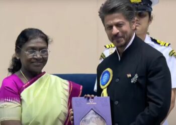 ३३ वर्षांच्या कारकिर्दीत शाहरुख खानला पहिल्यांदाच सर्वोत्कृष्ट अभिनेत्याचा पुरस्कार प्रदान