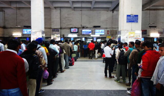 प्रभादेवी स्थानकाच्या तिकीट बुकिंग कार्यालयाचे लवकरच स्थलांतर