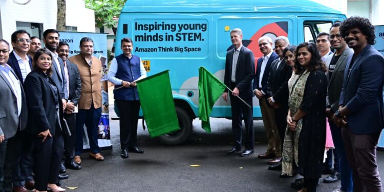 ॲमेझॉनच्या सामाजिक उत्तरदायित्व निधीतून राज्याच्या प्रगतीला हातभार – मुख्यमंत्री देवेंद्र फडणवीस