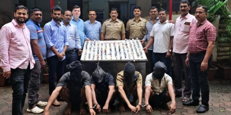 अंधेरीत रात्रीच्या वेळी दुकान फोडणारी टोळी गजाआड, लाखोंचा माल जप्त